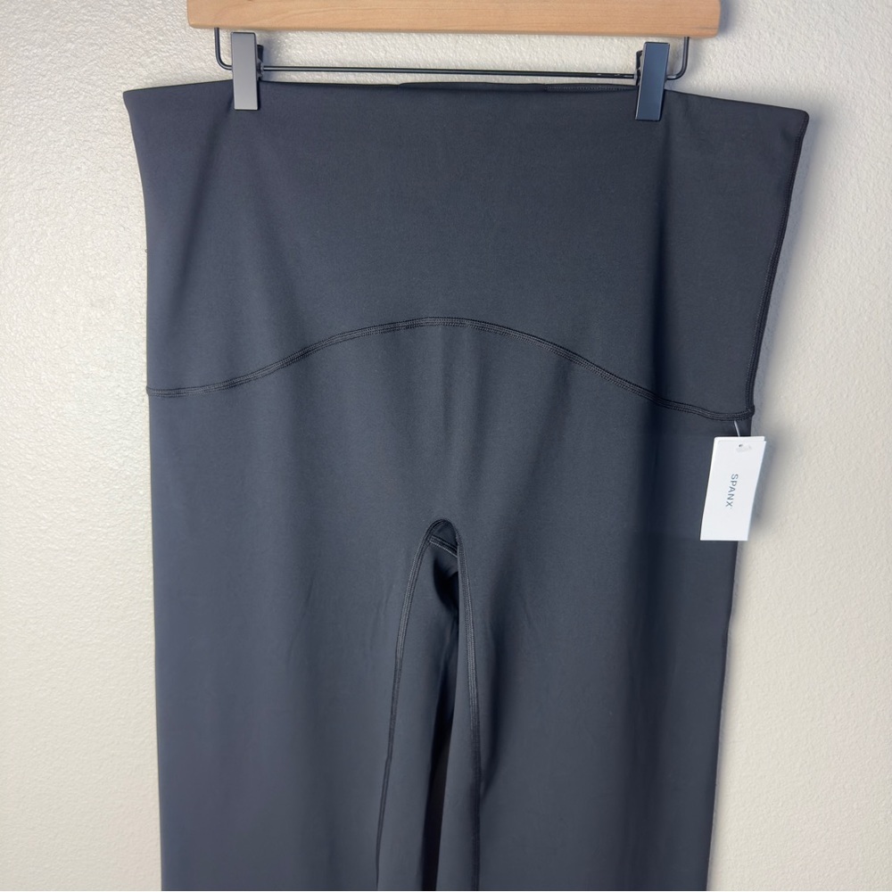 Spanx NWT Booty Boost Yoga Flare Legging Pants - Picture 4 of 12